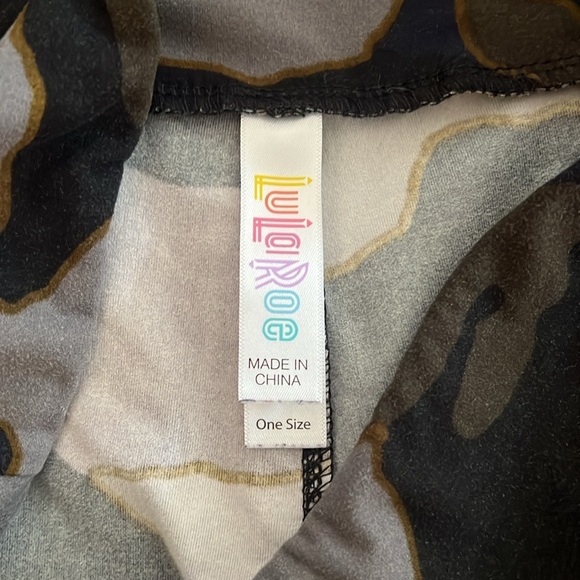 LuLaRoe Camouflage Print Leggings. One size. - Picture 6 of 7